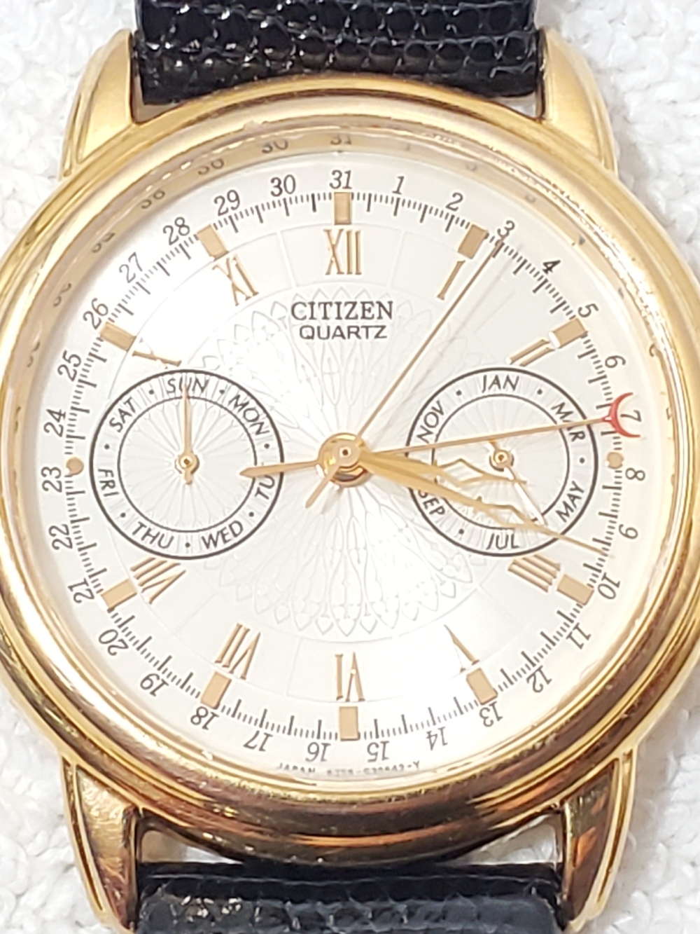 Vintage Citizen Men's Day Date Month Gold Plated Quartz Watch Black Leather Band